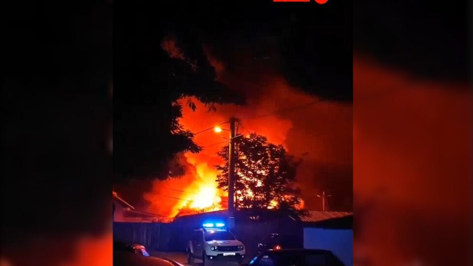 ВОНРЕДНА ВЕСТ: Огромен пожар вечерва во Скопје (ВИДЕО)