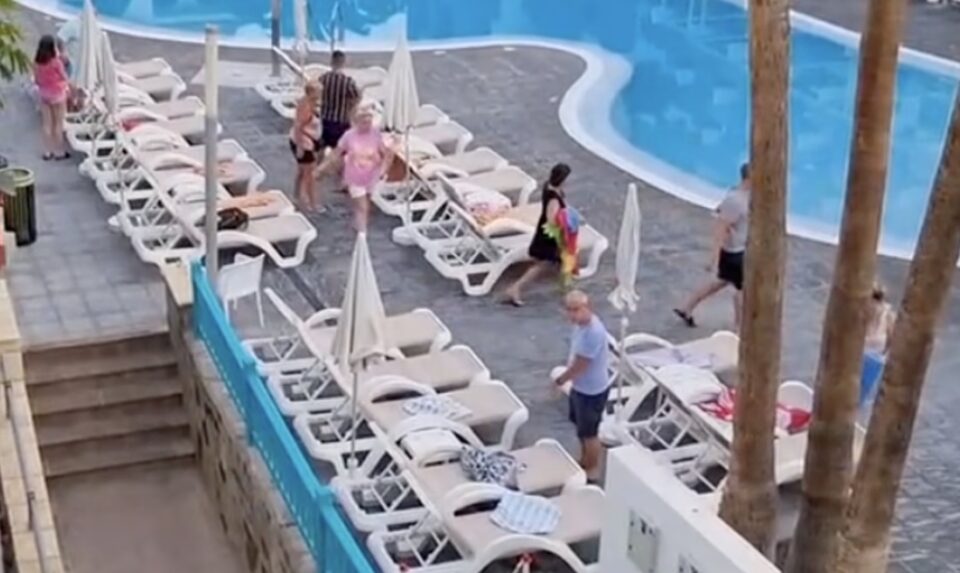 ВИДЕО: Погледнете како изгледа „трка за лежалки“ во луксузен хотел