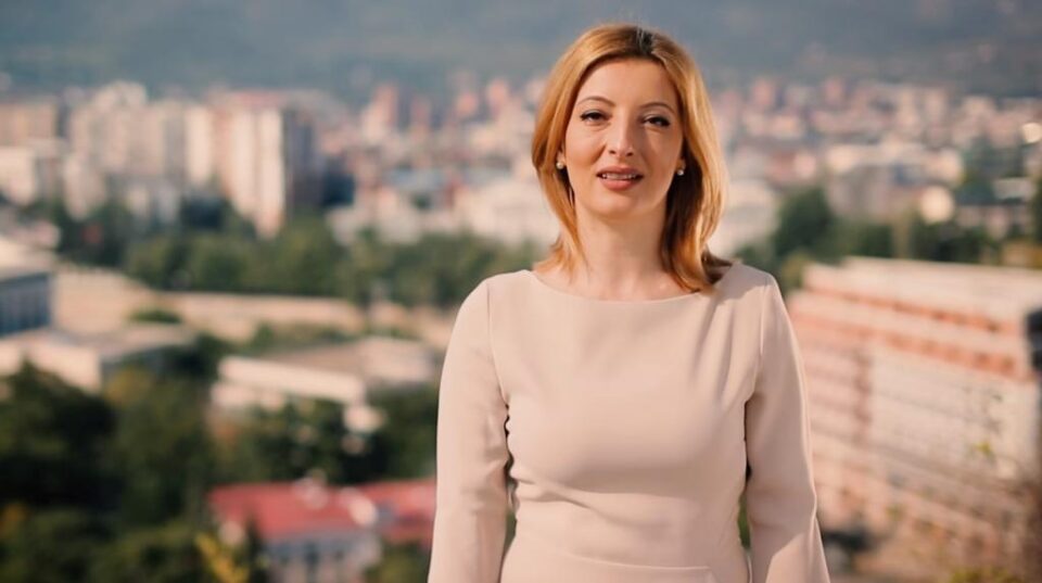 По инцидентот во Скопје, градоначалничката Арсовска вечерва ИТНО РАЗРЕШИ едно лице