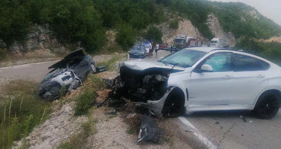 Пеколна ЦРНА САБОТА: Две лица загинаа, четири лица се повредени во страшна сообраќајка во Црна Гора (ФОТО)