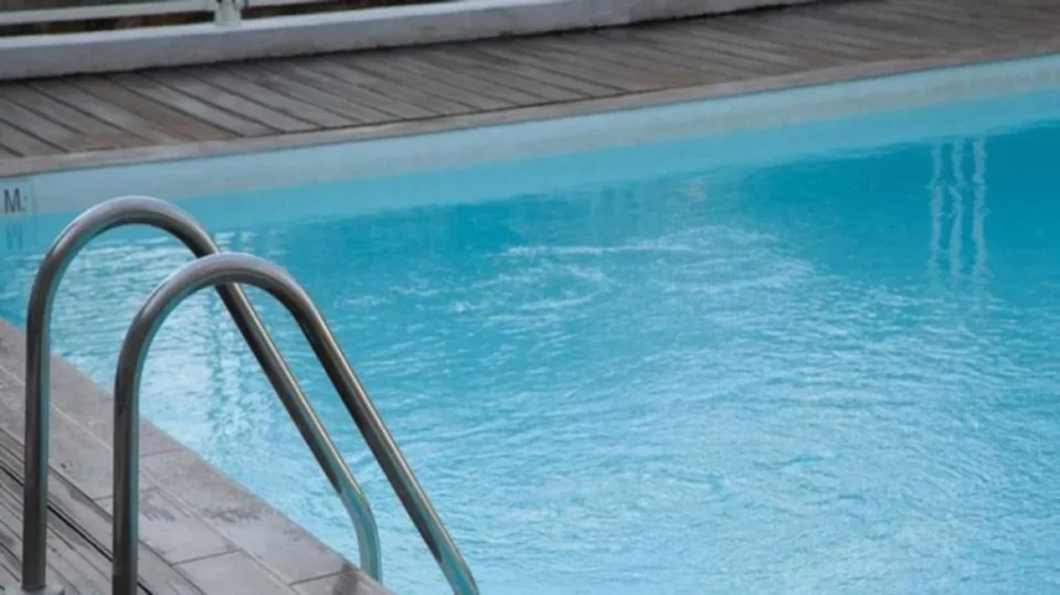 20 годишно момче ќе загинеше во празен базен во грчки хотел