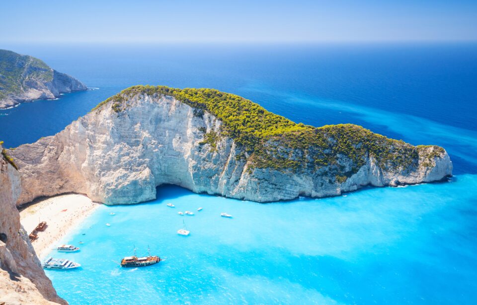 Разочарувачка фотографија од најубавата плажа во Грција (ФОТО)