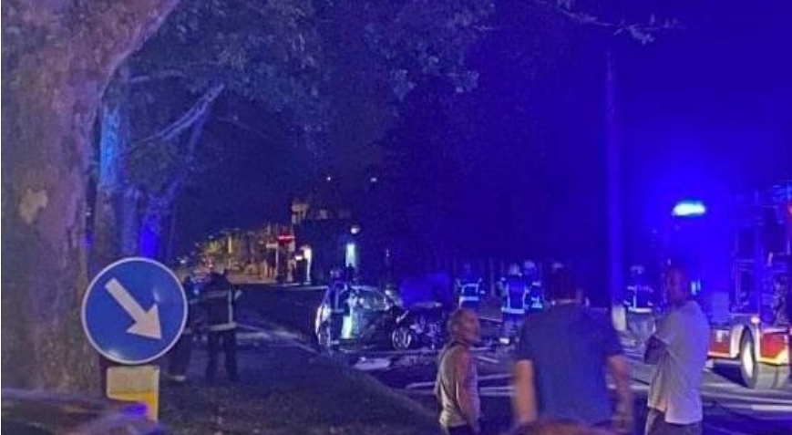 (фото) ВОЗАЧ ЖИВ ИЗГОРЕ: Страшна несреќа со трагичен епилог се случи вечерва во Белград