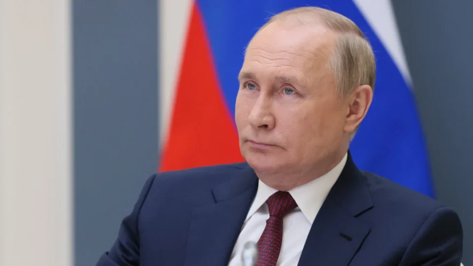Путин спрема нешто: Низ насмевка денеска испрати мистериозна порака до Украина