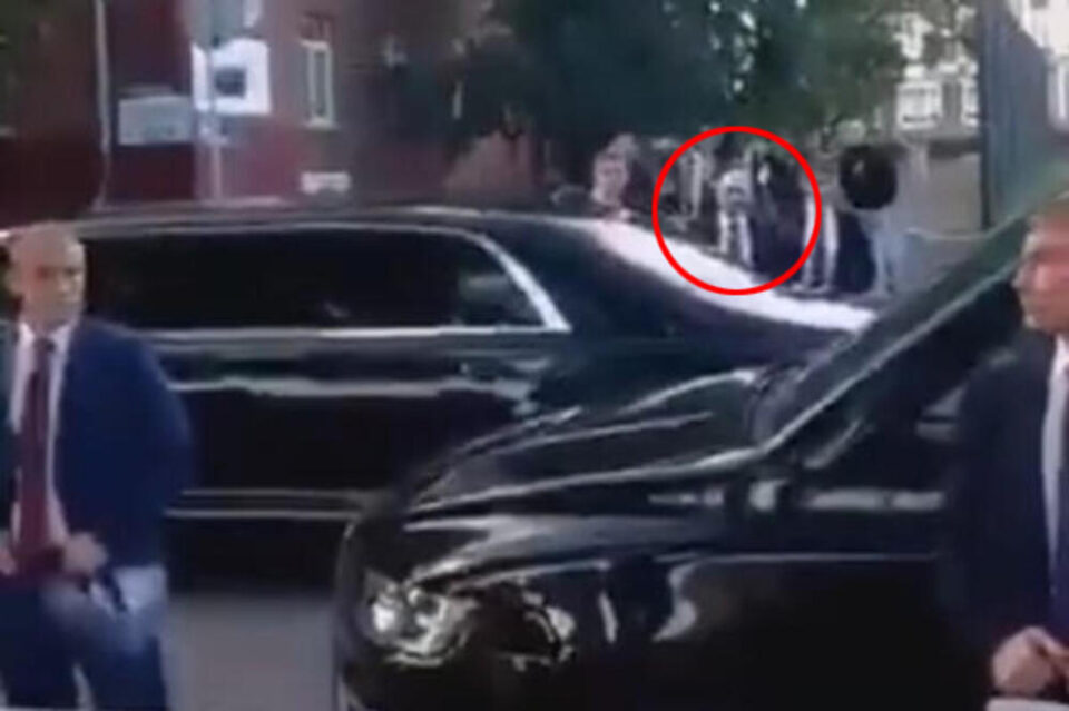 Шок во Калининград: Путин ја запре колоната и излезе од колата- на минувачите им ги постави само овие две прашања (ВИДЕО)