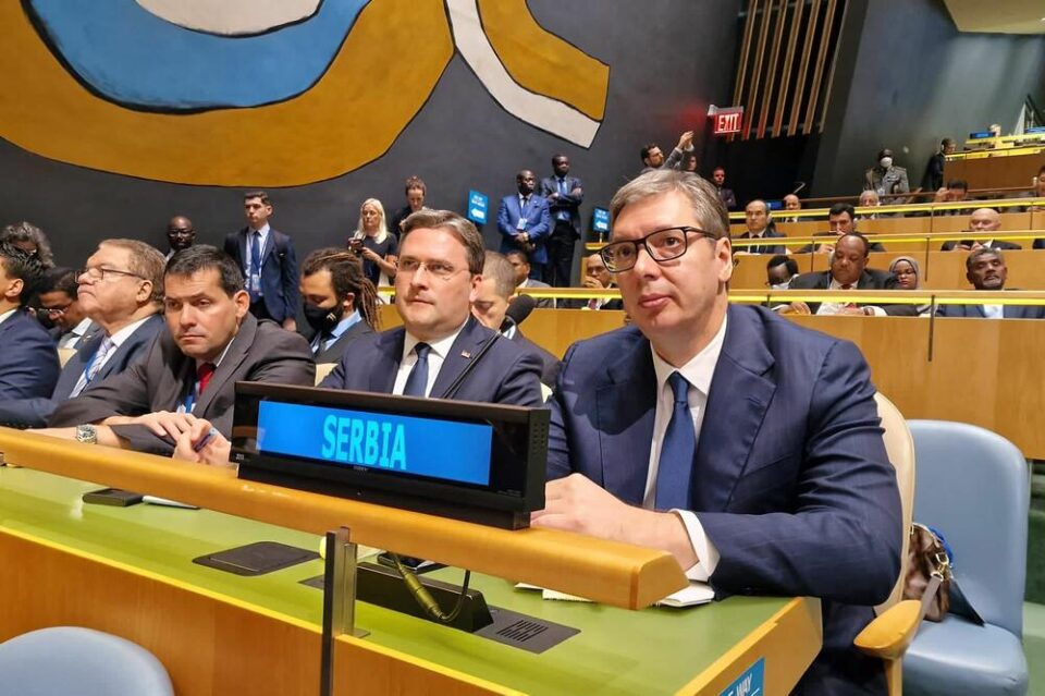 Силен притисок врз Вучиќ во Њујорк: Од Србија се бара ВЕДНАШ И БЕЗ ОДЛОЖУВАЊЕ да се приклучи на санкциите кон Русија