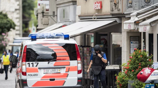 Балкански крвав пир во Швајцарија: Ја убил сопругата пред ќерката и внуците, го ранил зетот, па си пресудил