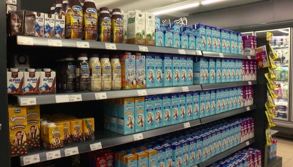 НОВ ЦЕНОВЕН ШОК ВО МАКЕДОНИЈА: Поскапува млекото, има најави дека ќе поскапат и сирењето, кашкавалот и јогуртот