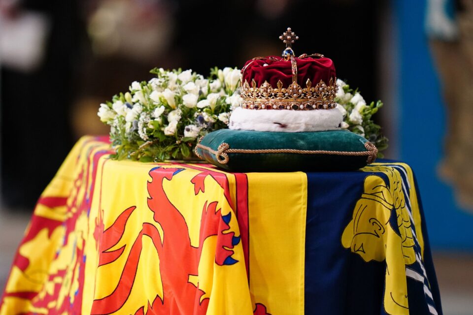 Пет земји меѓу непоканетите на погребот на кралицата, остра реакција од Русија