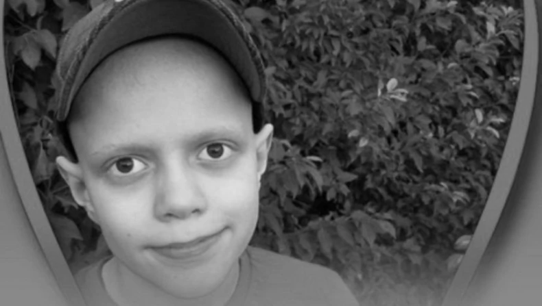 ФИЛИП (12) СЕГА Е СО АНГЕЛИТЕ: Неговиот татко утрово ја објави потресната вест- почина момчето од Србија кое стана синоним за храброст