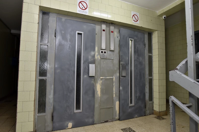 Трагедија под се уште неразјаснети околности: Обид да поправи лифт заврши фатално по животот на 54 годишен маж