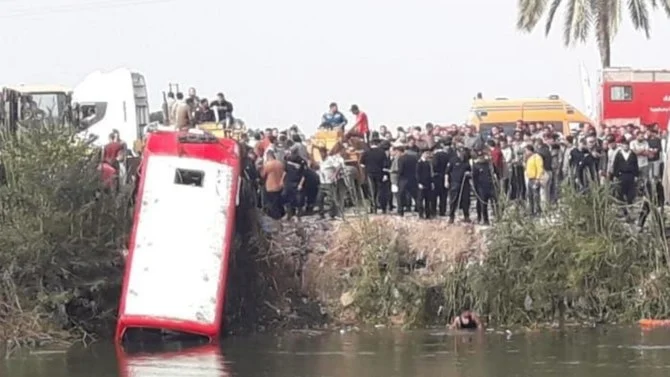 Светските агенции јавуваат за страшна трагедија: Автобус падна во канал, загинаа најмалку 19 лица во Египет