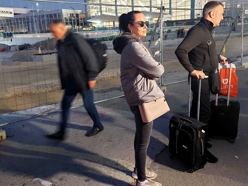 Пријовиќ „фатена“ на аеродром: Сите ја ЗЈАПАА поради овој детаљ кој го носеше (ФОТО)