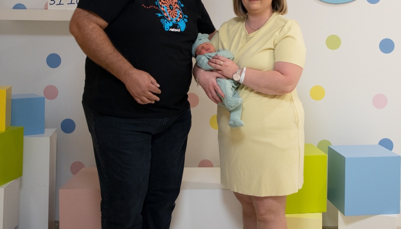 ФОТО: После 16 години борба за потомство, ова македонско семејство доби син на кого му дадоа прекрасно име