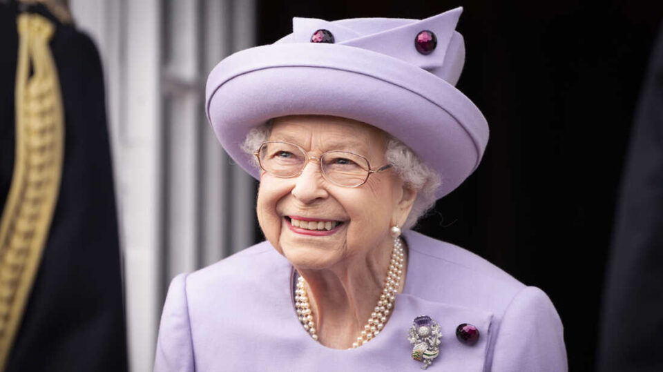 НОВО ОТКРИТИЕ: Кралицата Елизабета тајно се борела со ПЕКОЛНАТА БОЛЕСТ во последната година од животот
