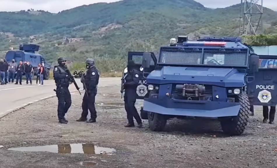 Српски медиуми: На бугарско- македонската граница во моментов има 11 камиони кои носат најсовремено оружје за Косово?!