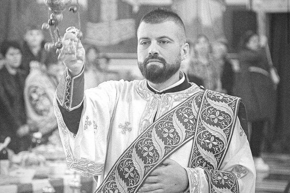 Загина откако отслужил света литургија на Св Јован: Познатиот пејач се прости од протоѓаконот кој загина кај Никшиќ