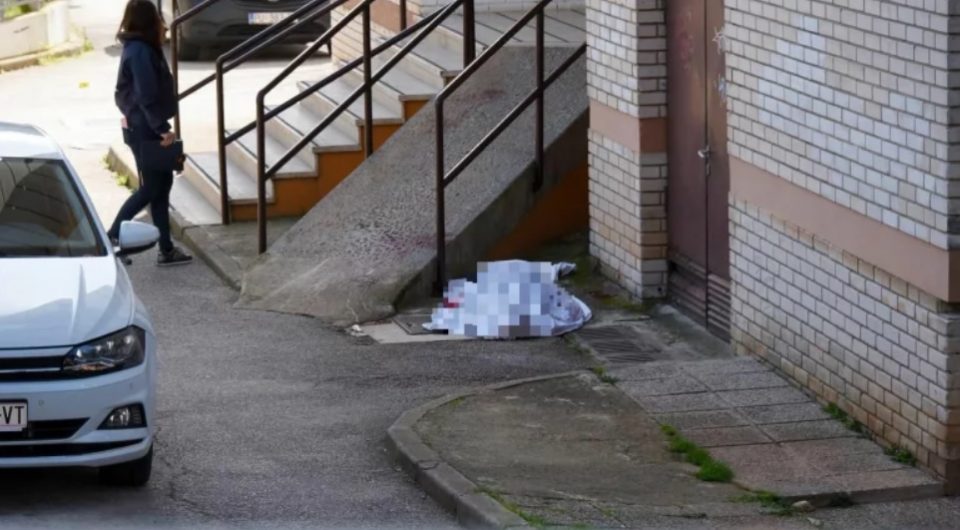 (фото) ТРАГЕДИЈА: Безживотно тело на малолетно девојче утрово е пронајдено пред влез во зграда во Пула