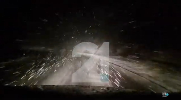 ВНИМАВАЈТЕ: Интензивни врнежи од снег вечерва на овој патен правец во Македонија (ВИДЕО)
