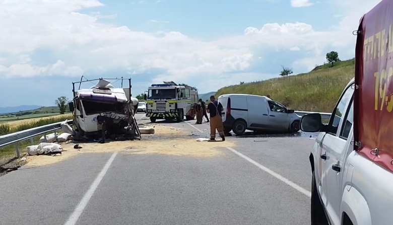 Се појавија ПРВИ ФОТОГРАФИИ од страшната сообраќајка во Македонија коja однесе еден живот (ФОТО)