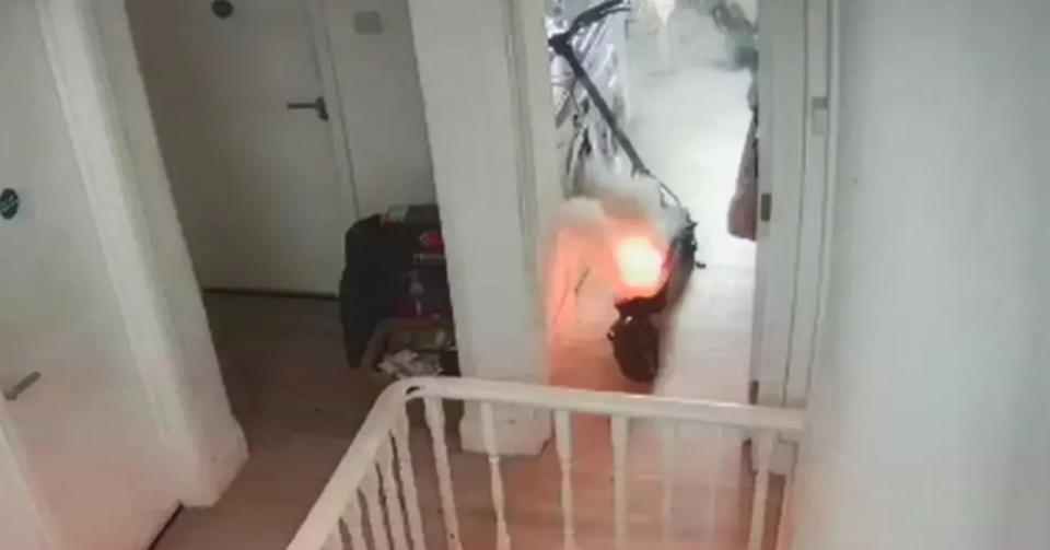 ОБЈАВЕНА СНИМКА: Електричен тротинет изгоре како чкорче од кибрит- експлозија и пожар во семејна куќа (ВИДЕО)
